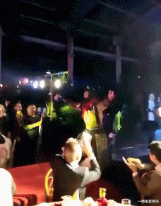 比特币 朋友为了娶空姐，哭着卖掉50枚比特币，现在睡觉都会笑醒！哈哈哈