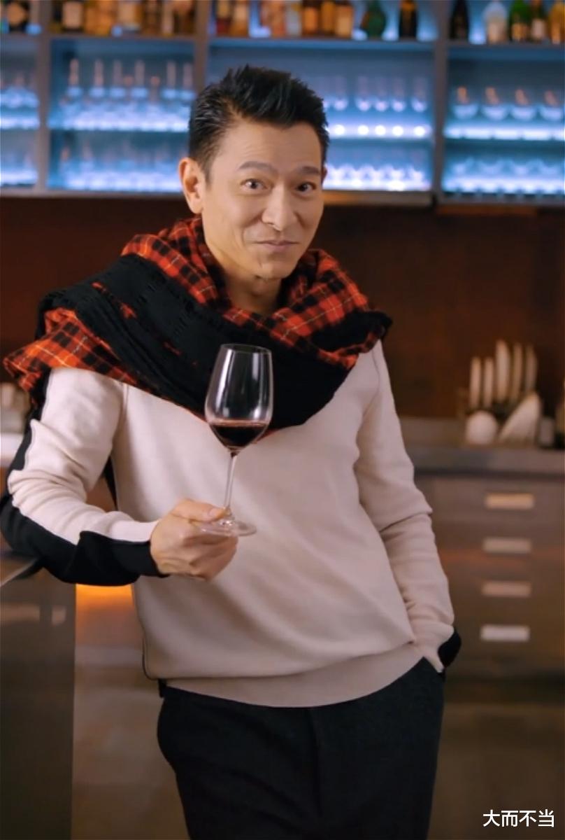 刘德华|2天涨粉4000万，59岁刘德华血洗抖音，彻底撕碎“顶流”遮羞布