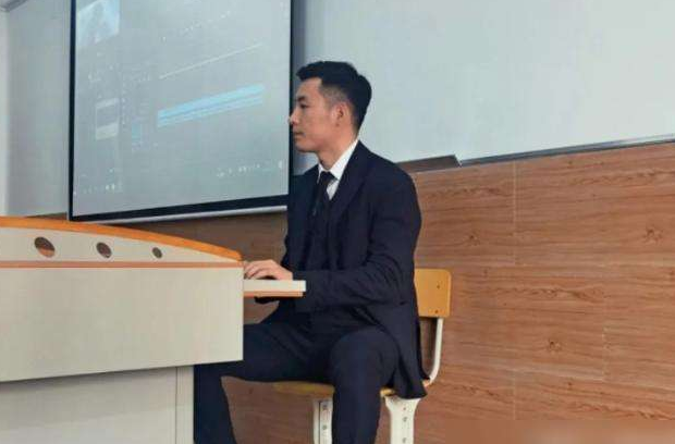 大学|压力大、收入低,大学老师无意间的聊天,透露了这份职业的苦楚