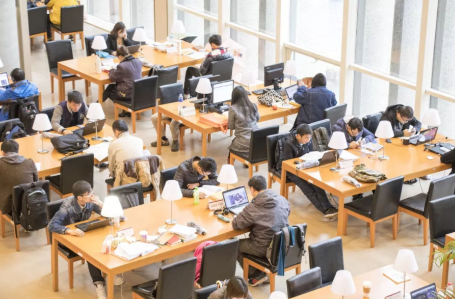 考研|三年工作经验重要,还是硕士文凭更重要,大学导师有话说