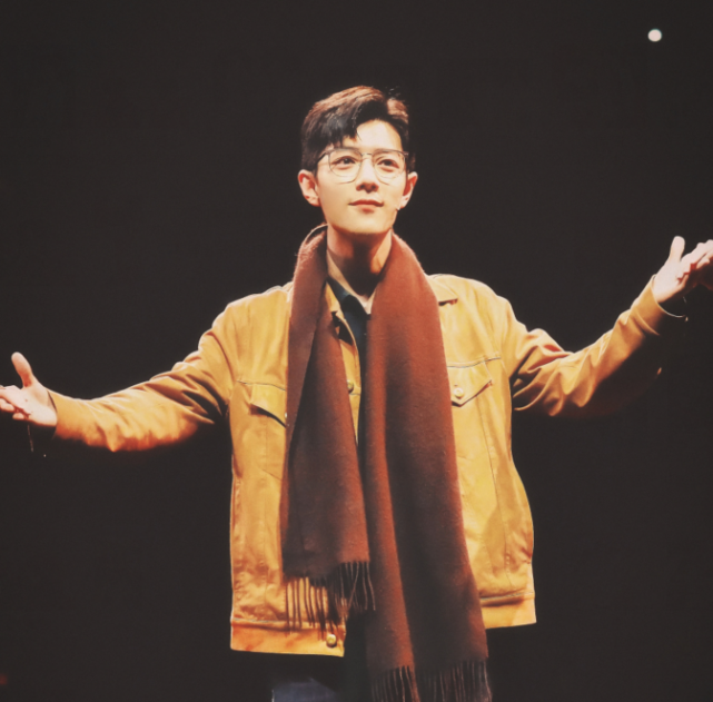 肖战|又被夸了！肖战粉丝获知名作家称赞：这样素质，堪称奇迹