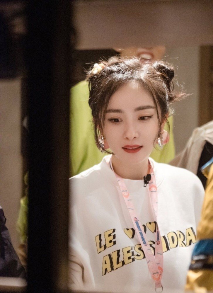 杨志刚|杨幂PK迪丽热巴，谁的造型更美？员工能干过老板吗？