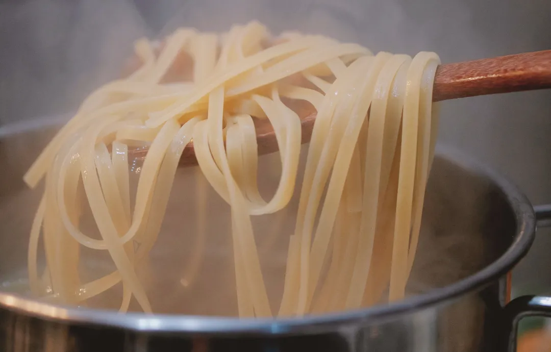 小柒育儿|心肝宝贝奖门人：给孩子吃面条，千万别买这一种……