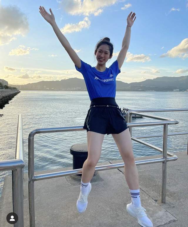 林志玲|奥运击剑选手撞脸林志玲，白皙长腿太吸睛，身材不输专业超模