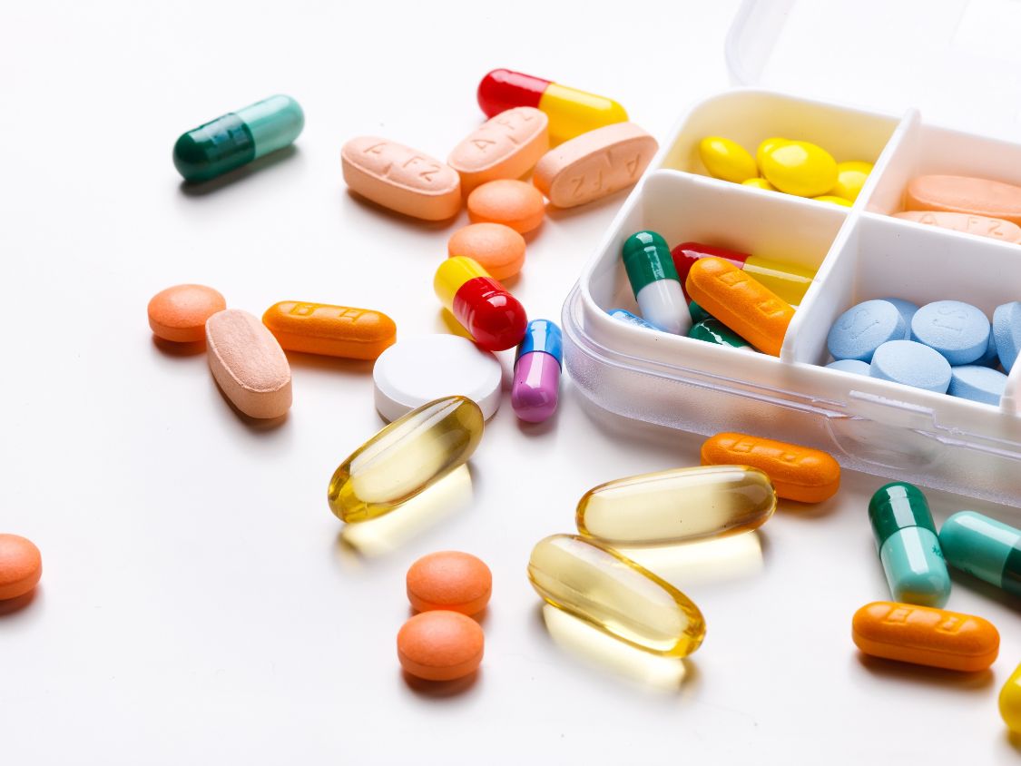 乙肝|乙肝患者何时可以停用抗病毒的药物?医生:大小三阳停药各有区别