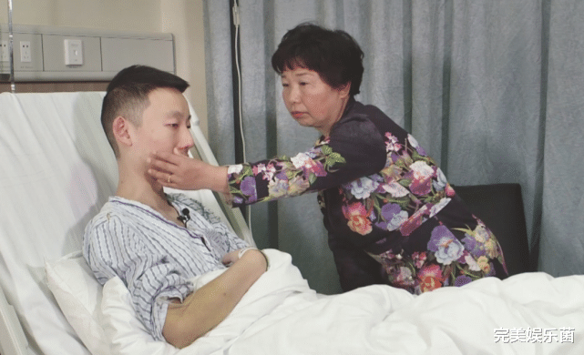 杜妈认亲时为何不哭?堂嫂出面解释:被记者怒斥不许哭,捧一踩一