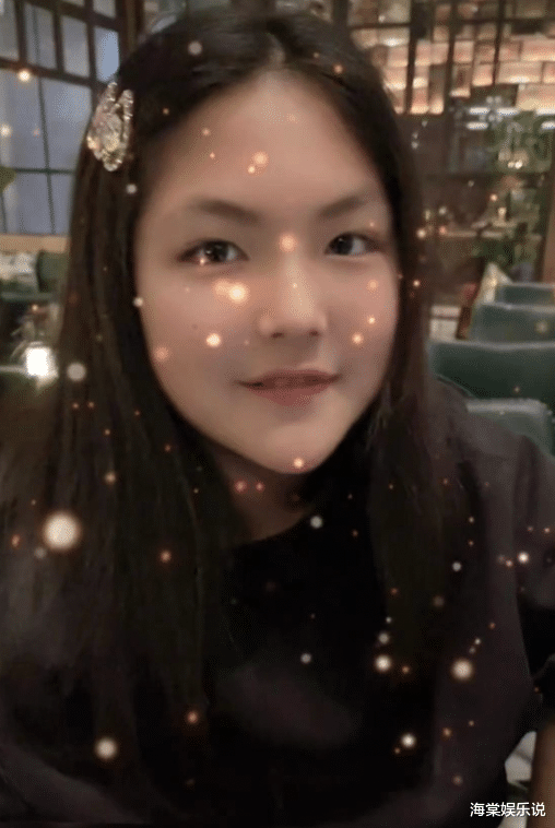 王诗龄|王诗龄在父母离婚后首出镜！瘦1大圈变气质美女，戴奢侈品如名媛