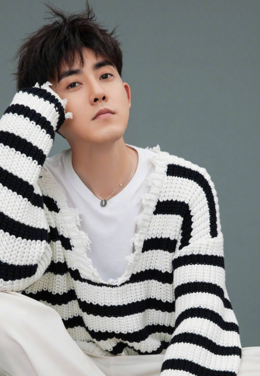 杨紫|时隔8年再度合作杨紫，主角变配角，大杨紫五岁却称呼杨紫为前辈