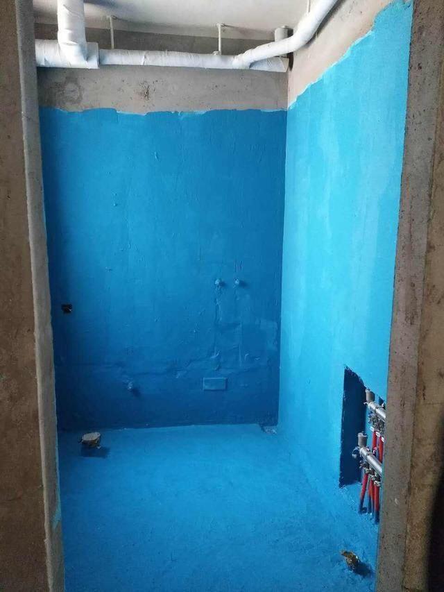 卫生间做防水要不要刷到顶？做错了瓷砖哔哔往下掉