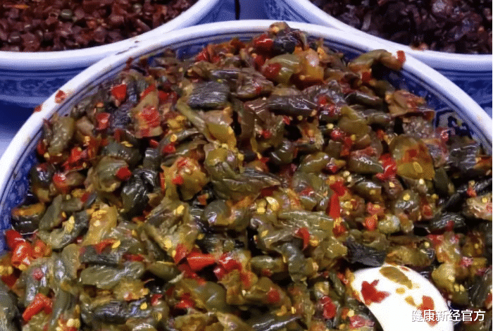 健康新经官方 多家医院列入黑名单的1种菜，堪称“烂肝王”，提醒父母尽量远离