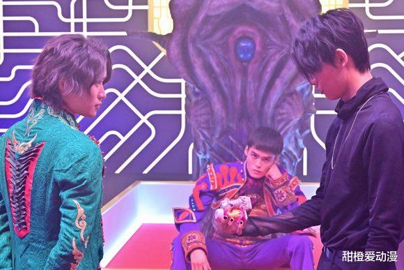 預告|假面騎士revice第九話預告：鎧武形態正式登場，蜃樓慘遭壁咚！