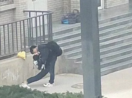 开1小时钟点房的大学情侣