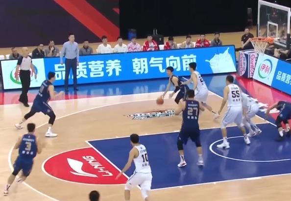 刘华体会讲体育课|辽宁男篮单节赢13分!郭艾伦憋太久,神射虐菜,付豪继续爆发