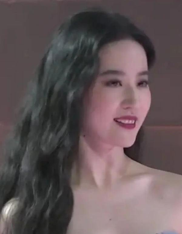 刘亦菲|明星生图多可怕?刘亦菲是不是得罪了摄影师?范冰冰还能艳压吗