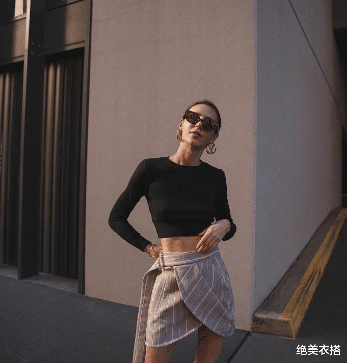 绝美衣搭|不懂“极简风”，为什么不建议随便穿？2位博主的穿搭示范，秒懂