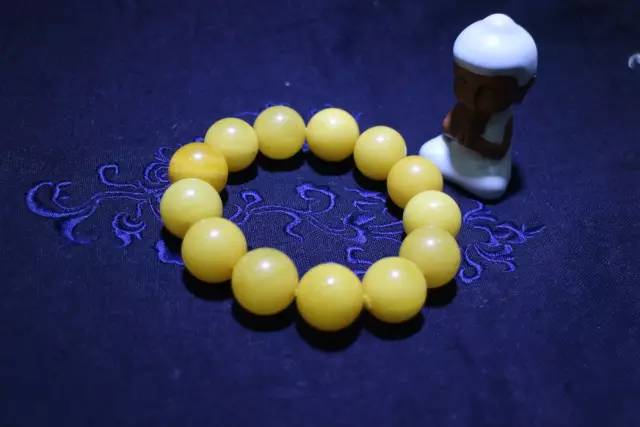 鼻烟壶|别戴大金项链子了，中国男人传统的几大首饰是这些！