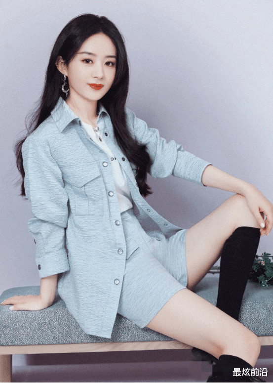 最炫前沿|赵丽颖离婚后高调亮相，小香风套装优雅年轻，气质比以前更好了