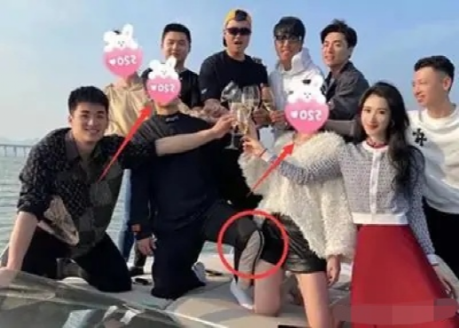 袁姗姗|张哲瀚疑恋上网红？多次与女方亲密合影，还见过家长？