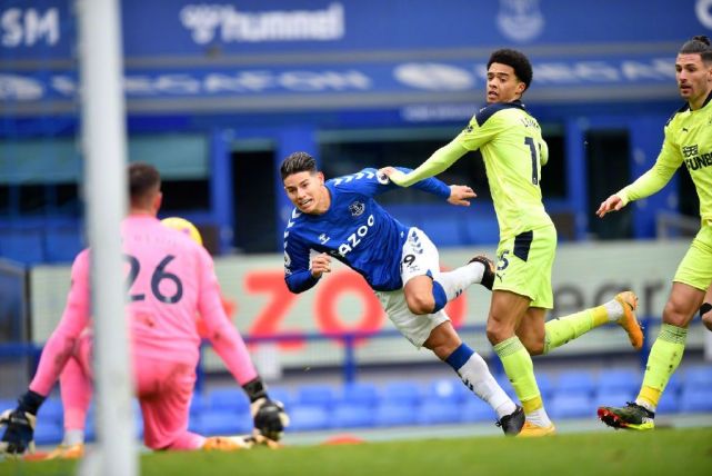 曼城|英超最新积分榜：曼城8连胜3分领跑，曼联创纪录却被拉开差距！