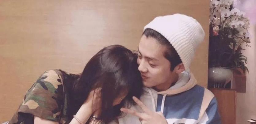 关晓彤|继鹿晗发福后，女友关晓彤近照曝光，被嘲这样子完全不像20岁