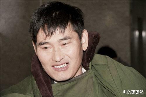 朱之文|郭德纲终究扯下大衣哥的“遮羞布”，村民借钱背后藏了多少秘密？