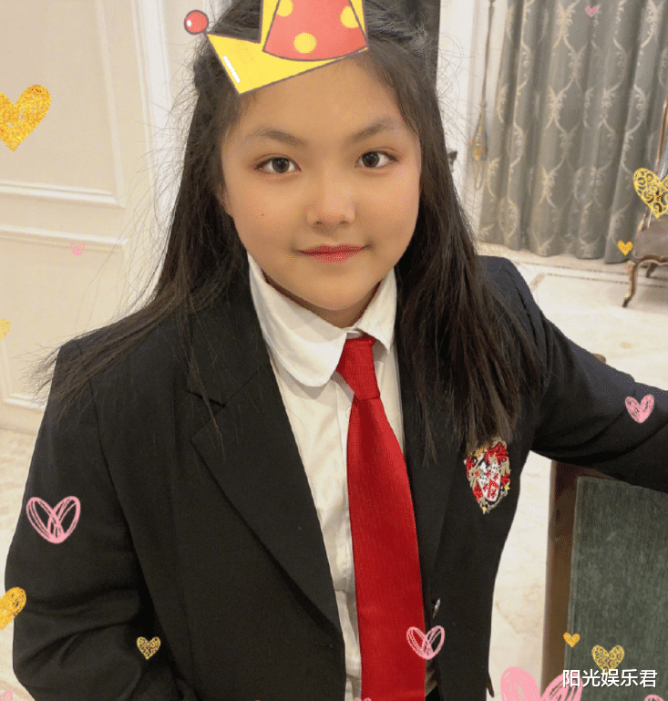 王诗龄|李湘和女儿旅游近照，11岁王诗龄身高赶上妈妈，但体型却更加壮实了