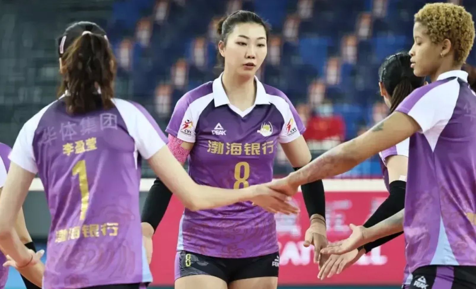 天津女排|3-0！李盈莹打疯了，狂轰乱炸勇夺冠，江苏女排彻底崩溃投降