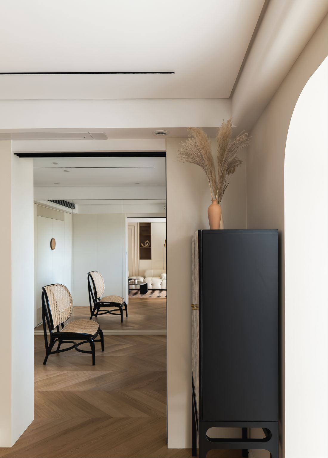 温柔奶茶风三居室,各个空间独立且贯通,氛围柔和恬淡超治愈!