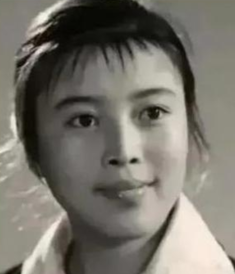 肖浩飞白|丁嘉丽：两婚两离，4次堕胎，遭孙红雷“抛弃”后皈依佛门