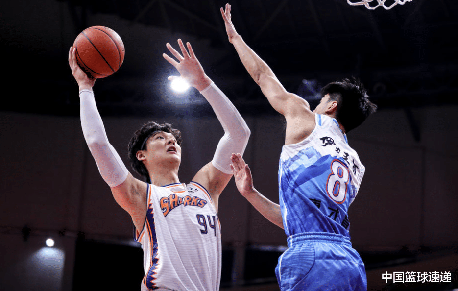 陶汉林|CBA焦点战，上海再战新疆，王哲林对位38+18大外援，胜负有悬念！