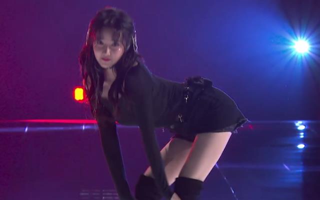 陈小纭|陈小纭大跳《情人》，我却被她无PS的腿抢镜，于小彤眼光真毒