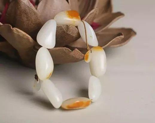 |和田玉原石手串|愿你出走半生,归来仍是少年