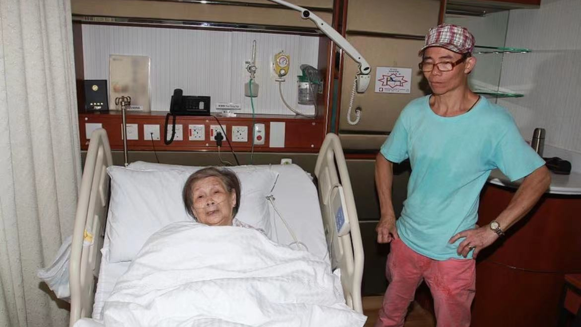 梅启明|梅妈被梅启明气得进医院，痛骂对方：他什么都要钱，简直不是人