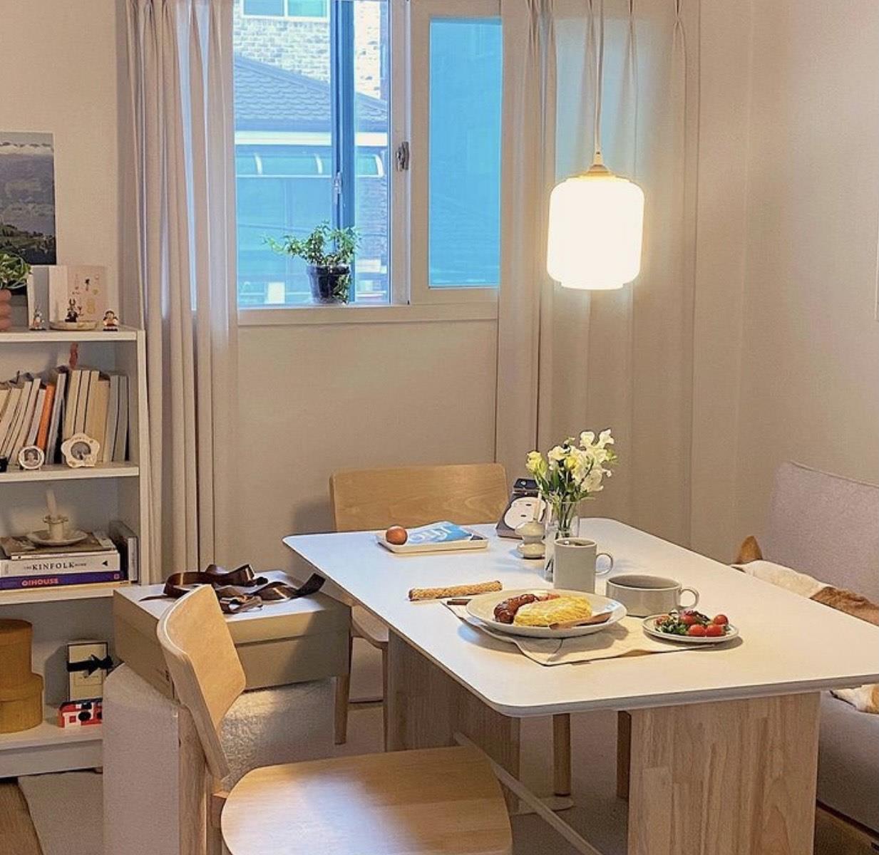 一人独居,有犬相伴,小窝虽然不大,她却过出了诗和远方,羡慕!