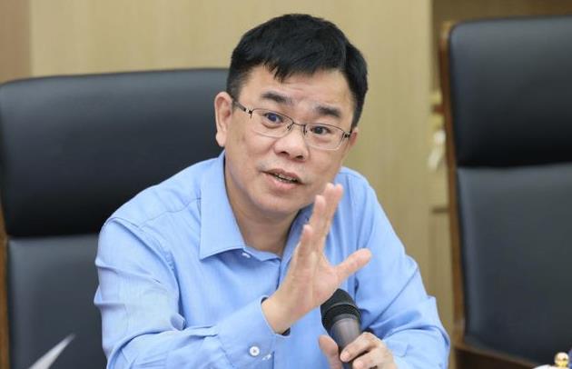 育妈计|公司即将破产,他冒险承包还请谢霆锋代言,如今赚到300多亿身家