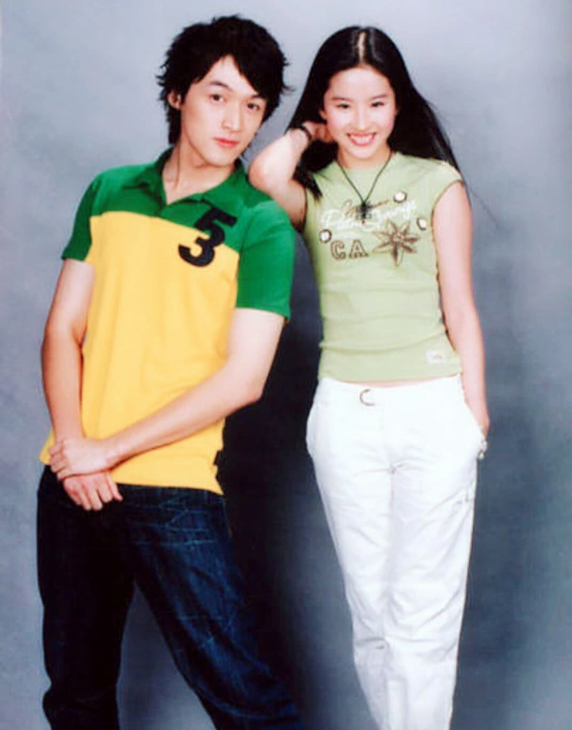 胡歌|惊天大瓜？知情人爆料胡歌刘亦菲将在年底官宣，而且两人已经扯证