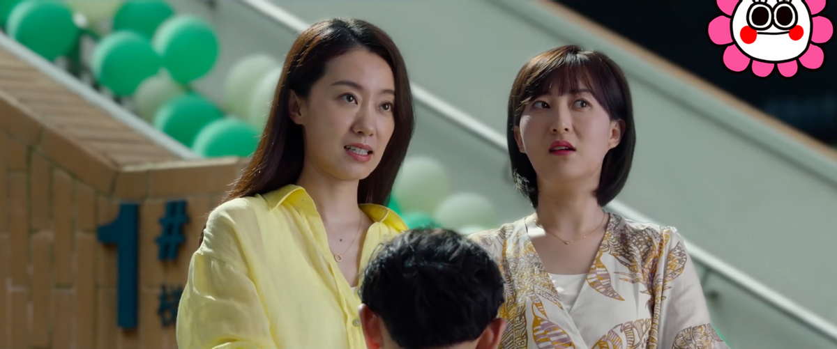 张小斐|张小斐是当妈“上瘾”了，客串沈腾新电影，打扮的很有妈妈的感觉