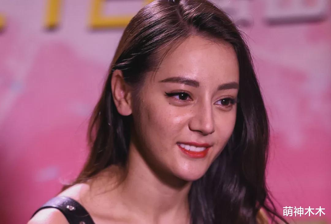 迪丽热巴|真实！明星大量未修图曝光，热巴毛孔闭口一堆，杨幂皮肤松垮