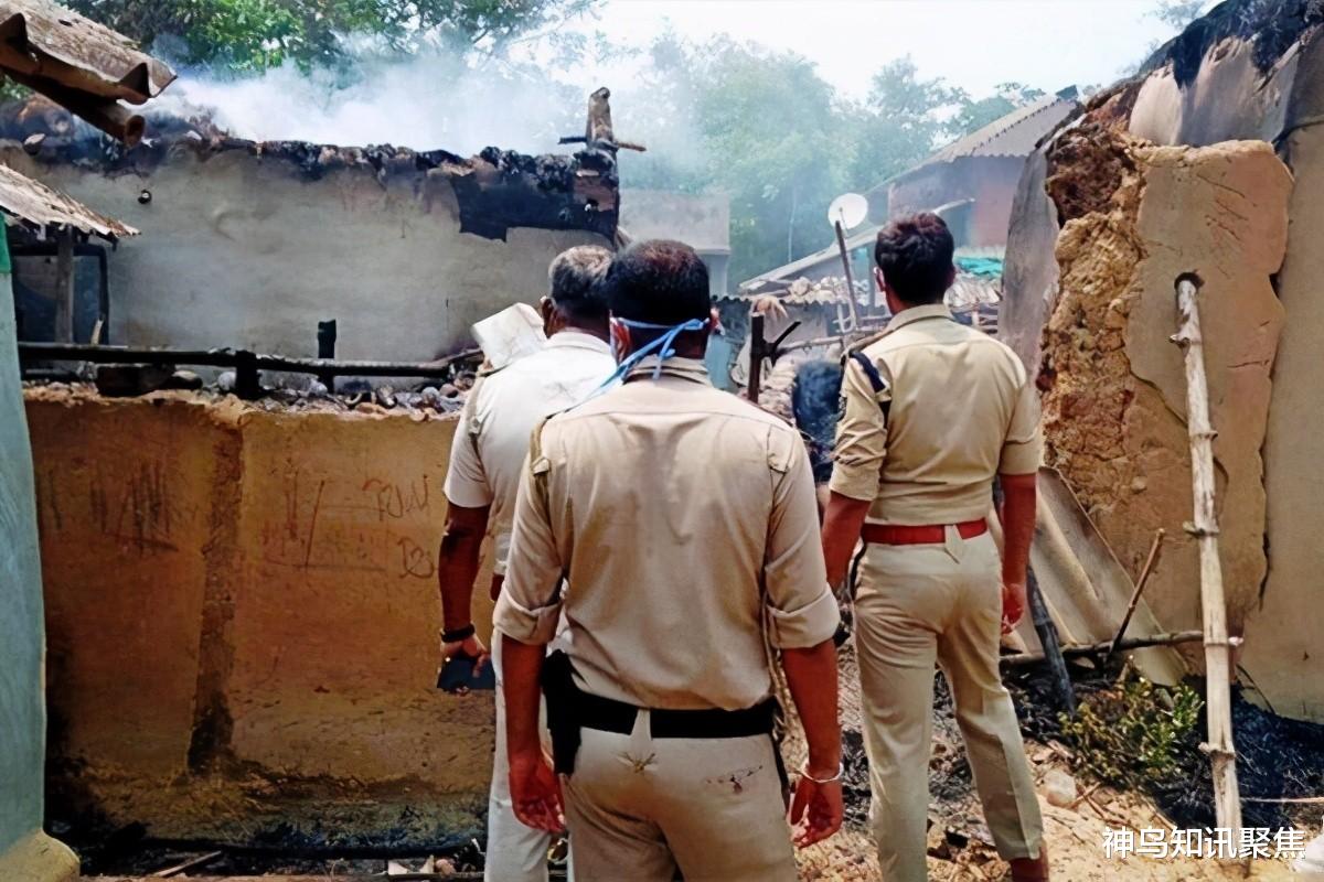 印度|印度女警察遭侮辱后，歹徒转发照片炫耀，引来三人合伙多次侵犯