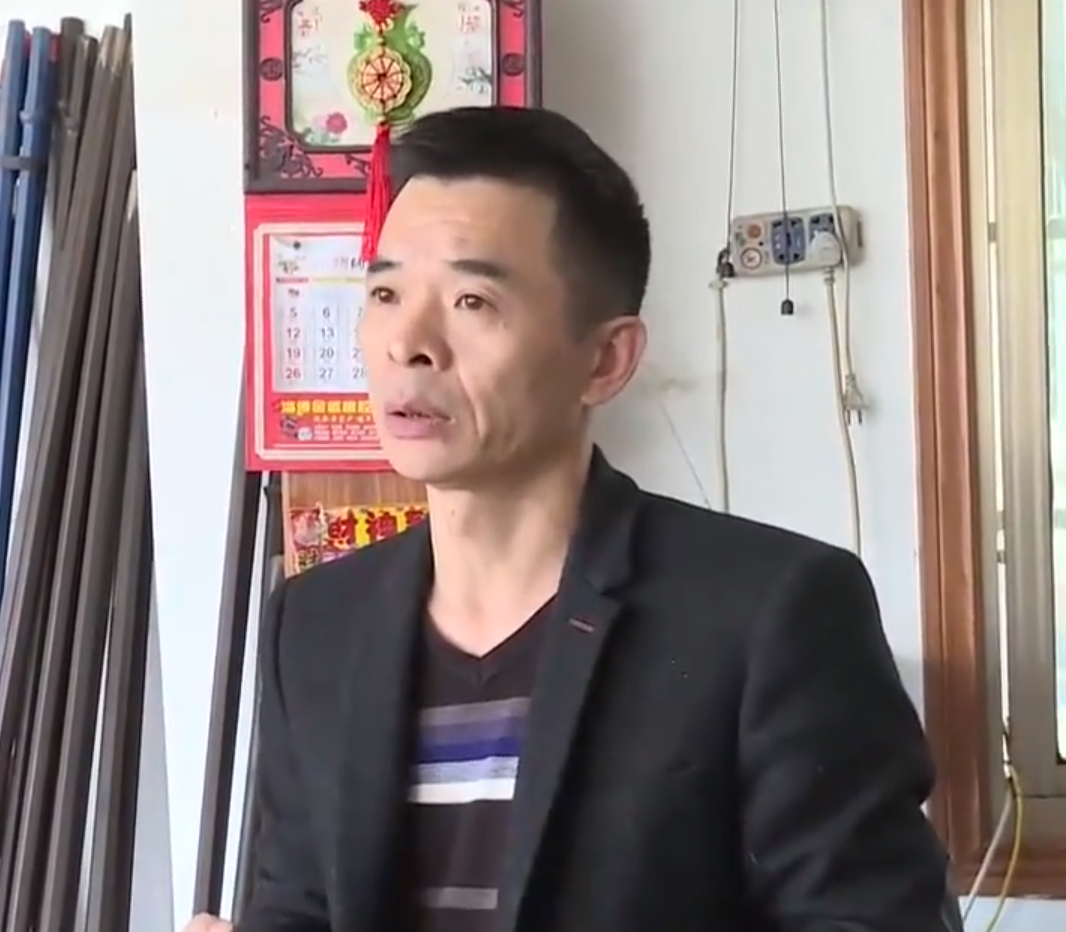 洪江男子离婚后带现任和前妻同住,前妻:住我的屋,花我的钱!