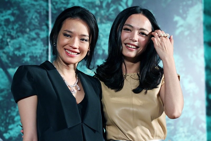 BiuVogue|“大嘴”原来这么美，就算同穿裙子，舒淇和姚晨的风格都不同