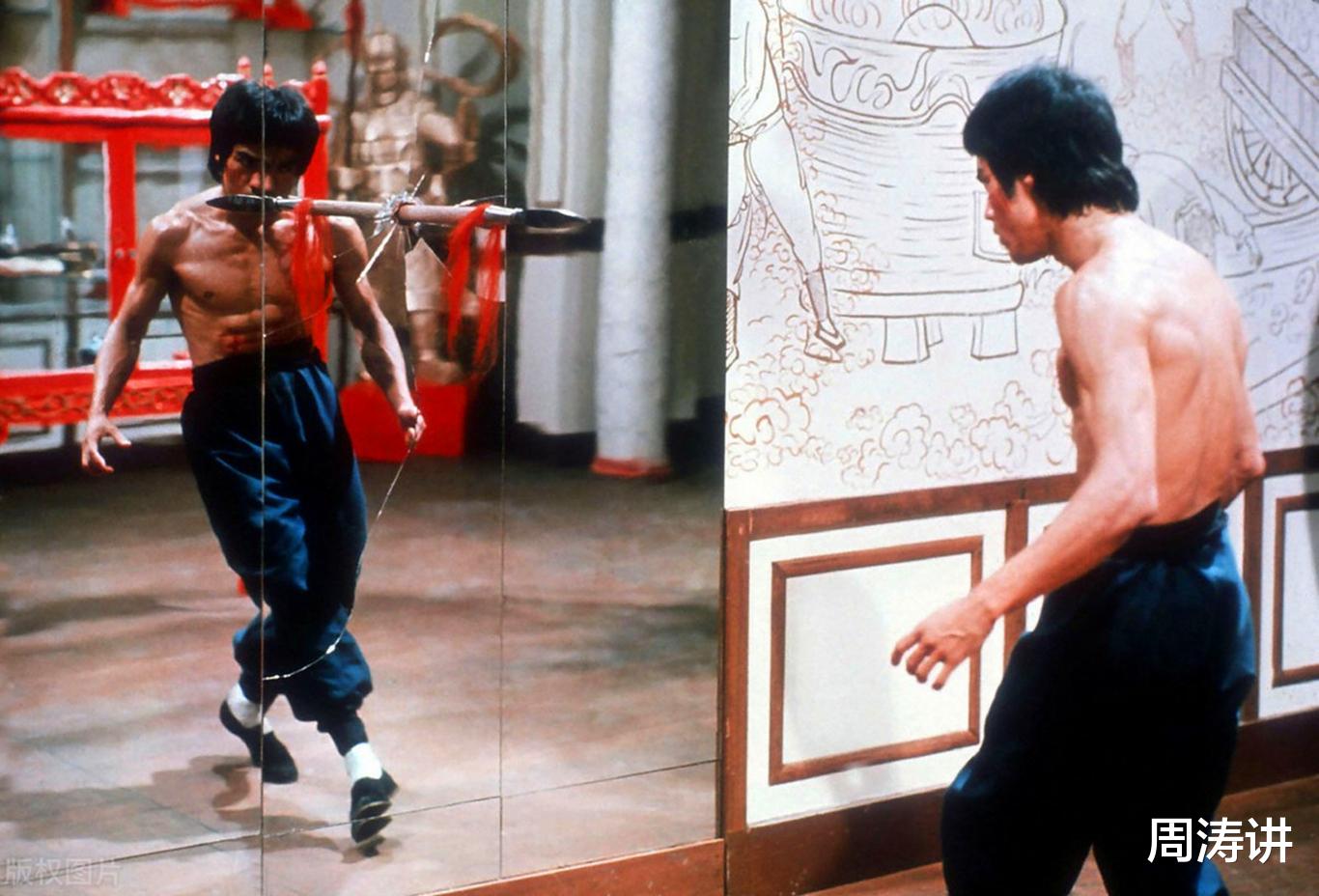 张国荣|无法重拍瞬间：喂张国荣吃鸡的梁朝伟，踩豆腐的梅艳芳，搂李小龙脖子的成龙