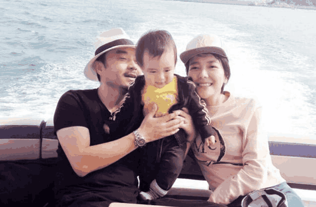 何洁|杨乐乐报8个班使娃崩溃，激动落泪太心疼，汪涵却仍拼命“内卷”