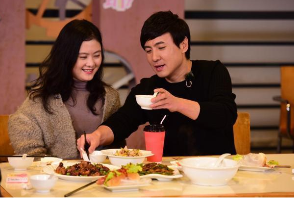 沈腾|沈腾结婚4年从不晒妻，原来是我们熟悉的荧屏女神，藏得太深了