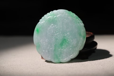 翡翠|“玉堂锦绣”翡翠狮纹牌