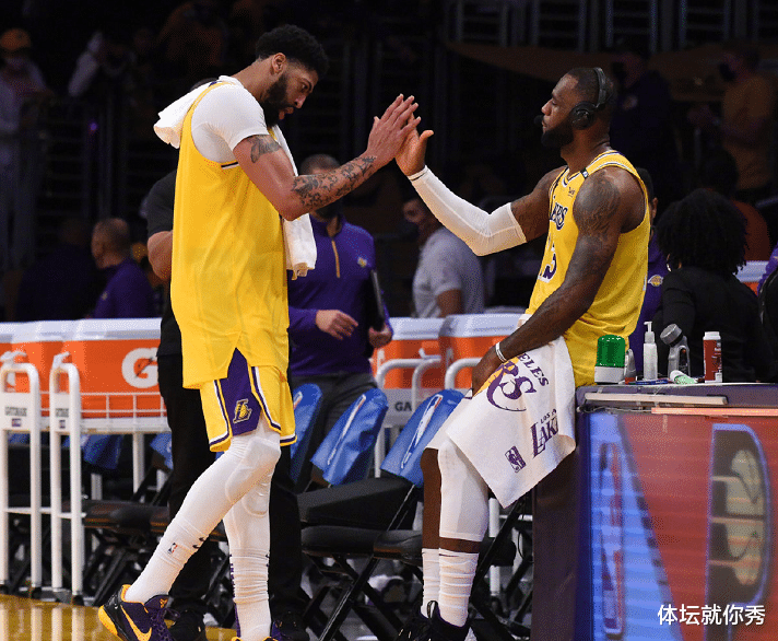 安东尼·戴维斯|湖人完成13分大逆转的原因！谁注意到，有一个人打满了最后24分钟