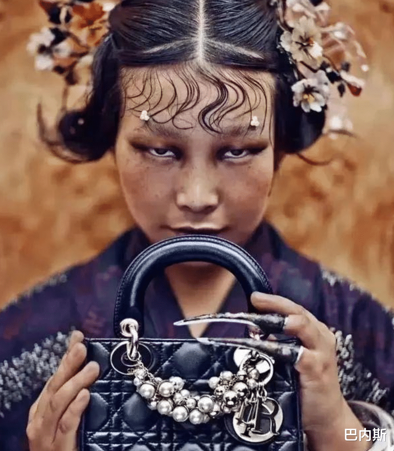 风起洛阳|“眯眯眼”模特一边呼吁长相自由，一边删照片，还说没心虚?