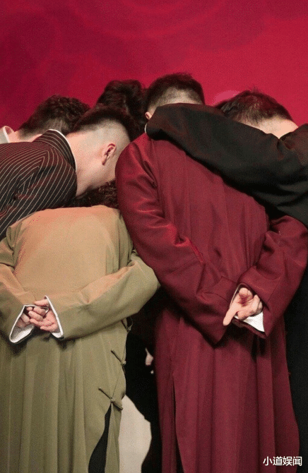 五竹|2011年始，德云社拍跨年仪式合影，持续了11年，有人已退社