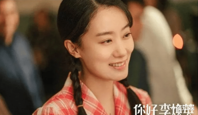 杨幂|杨幂大学寝室4人，袁姗姗、张小斐都火了，唯有她怎么都带不动