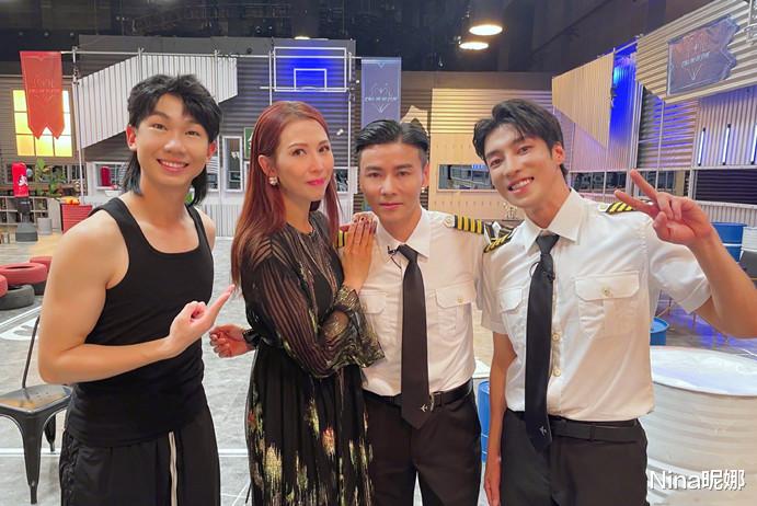 杨幂|蔡少芬助阵张晋新综艺！穿“土豆丝”长裙帅哥环绕，老公靠边儿站